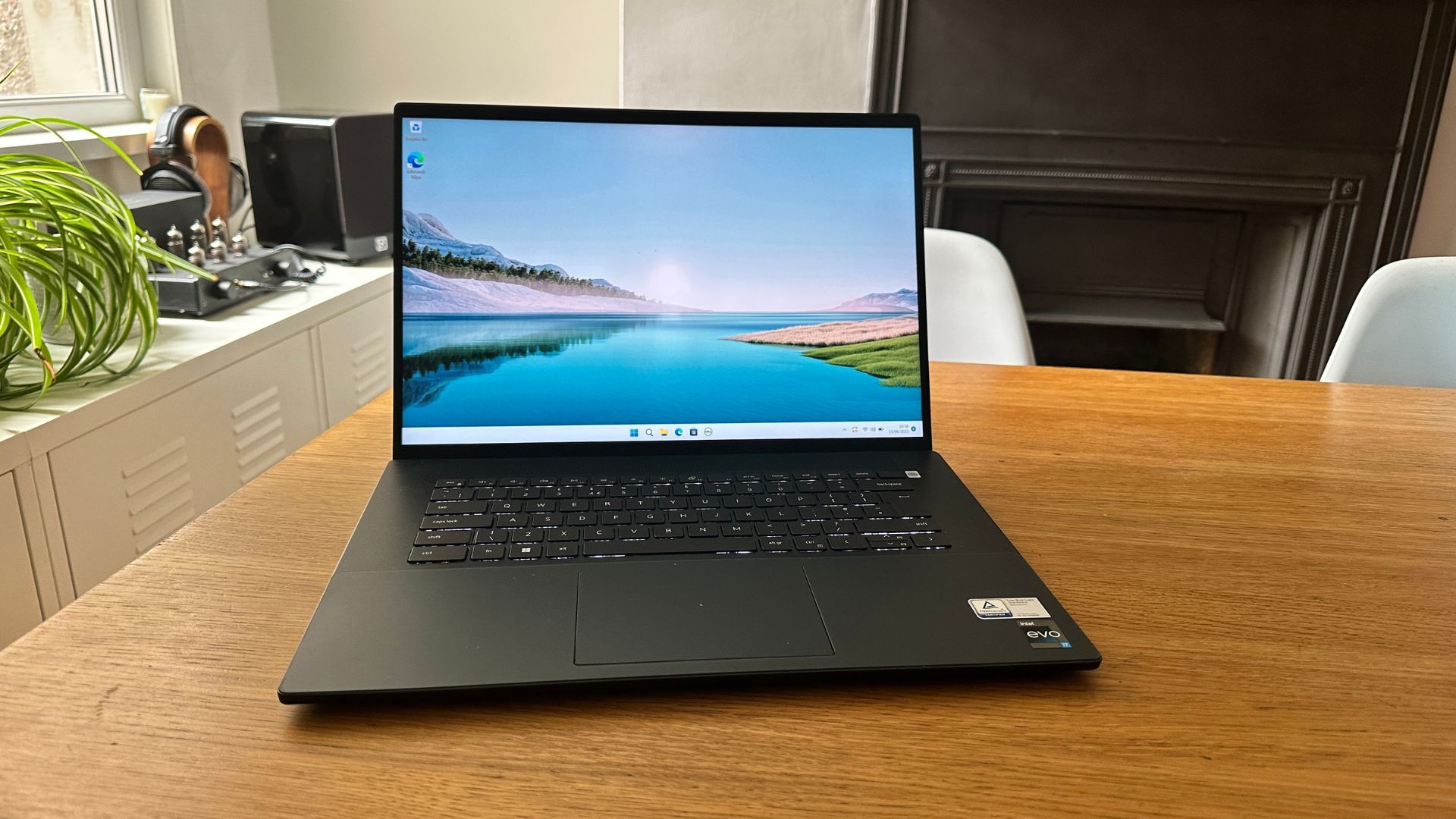 Dell Inspiron 16 Plus 7620 Review: Upgraded Model…