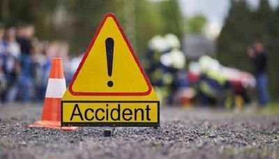 Uttar Pradesh: 4 killed, 6 injured after two cars ram into each other on Agra-Lucknow expressway