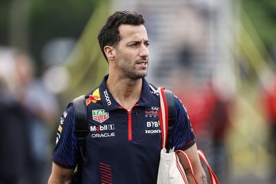 Ricciardo only an AlphaTauri F1 option if juniors are not ready