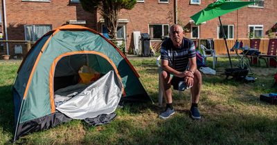 Man sets up camp outside home of 45 years he was evicted from