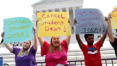 Supreme Court strikes down Biden’s student loan relief plan