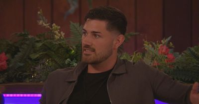 Love Island's Scott asks Islanders to gather around the fire pit in dramatic scenes