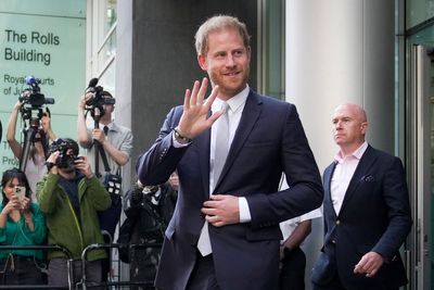 Prince Harry entitled to £320,000 compensation from Mirror publisher in hacking trial, lawyers say