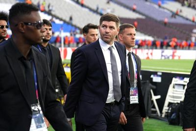 Steven Gerrard set for shock U-turn as ex-Rangers boss 'close to management return'