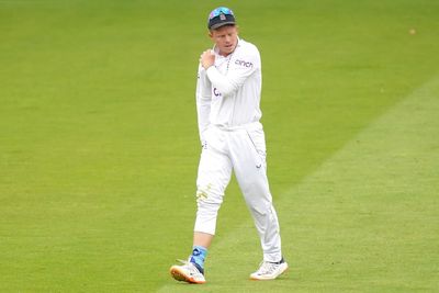 England ‘bewildered’ as Ollie Pope pressed into fielding with shoulder injury