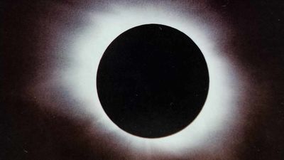 One of the longest solar eclipses on Earth darkened the sky 50 years ago. Here's how it happened.