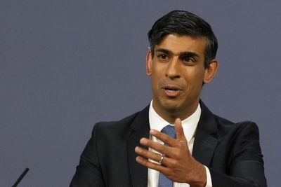Top Tories urge Rishi Sunak to use cabinet reshuffle to get a grip on warring party