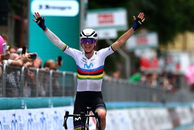 Giro Donne: Annemiek van Vleuten solos into pink with emphatic stage 2 win