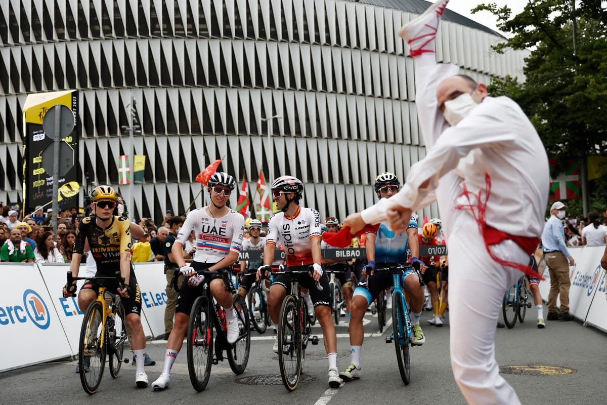 Jumbo’s Death Star, Pidcock’s dog and Basque pride:…