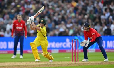 Beth Mooney guides Australia Women to dramatic T20 win against England