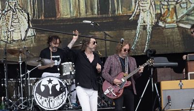 The Black Crowes make the most of muggy Chicago day with greatest hits — albeit abbreviated — set for NASCAR festival