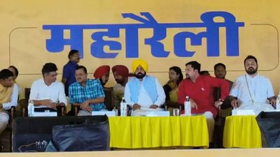 Arvind Kejriwal promises change as AAP takes on BJP and Congress in Chhattisgarh