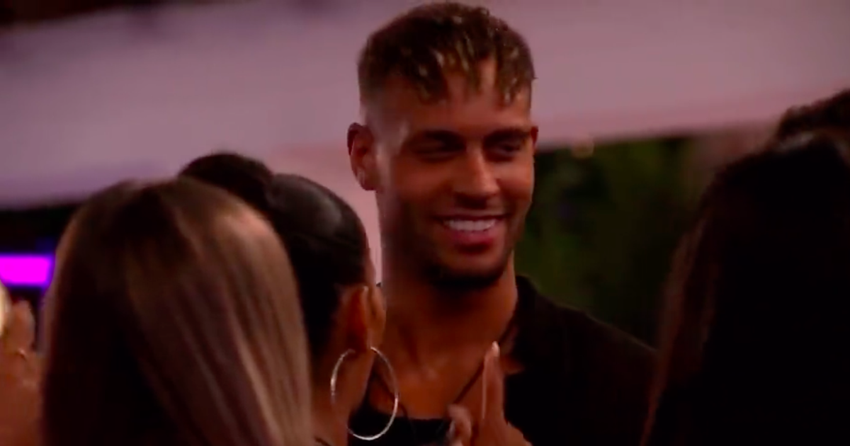 Edinburgh Love Island star hits back at couples as he…