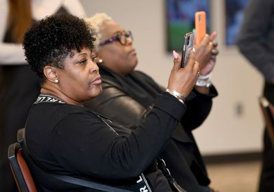 Diana Askew, mother of Darrelle Revis, to present Jets great into Hall