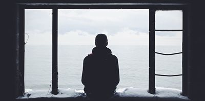 Alone in a dark cave: what can we learn from extreme survival experiments?