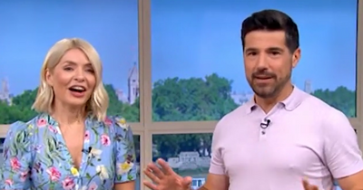 This Morning's Craig Doyle 'panics' Holly Willoughby seconds into ITV show with live TV warning
