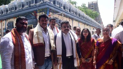 Sri Lankan delegation calls on Jagan, seeks A.P.’s help in aqua sector