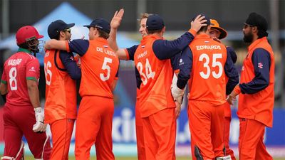 Netherlands beat Oman to keep World Cup hopes alive