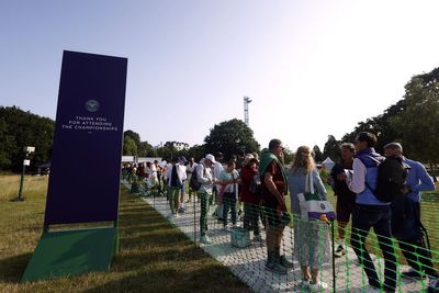 Increased security checks reason for slow queue, Wimbledon organisers say