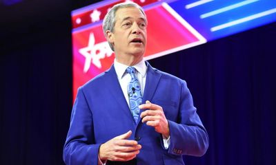 Nigel Farage row: minister warns banks against closing accounts