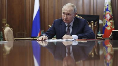 In short mutiny, the tarnishing of Putin’s aura of power