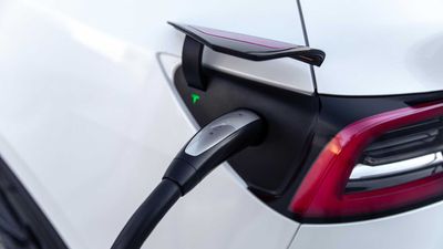 Kentucky Mandates Tesla's NACS To Get Public Funding For Chargers