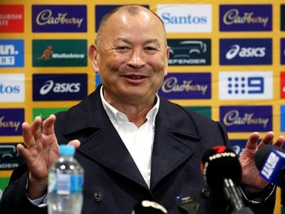 Jones urges Wallabies to create history in South Africa