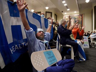 Health union rattles sabre in pay fight with government