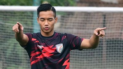 Lallianzuala Chhangte, Manisha Kalyan named men's and women's AIFF Players of Year for 2022-23