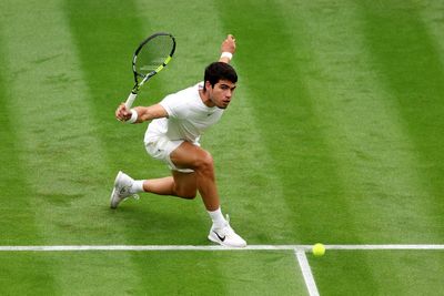 Carlos Alcaraz looks at home on the grass in first-round win over Jeremy Chardy