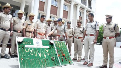 Four arrested, gold and silver ornaments worth over ₹52 lakh recovered