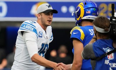Watch: Jared Goff throws no-look pass, but not the kind Matthew Stafford does