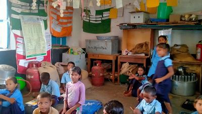 Students of govt. school in Kalaburagi district not getting meals as there is no kitchen