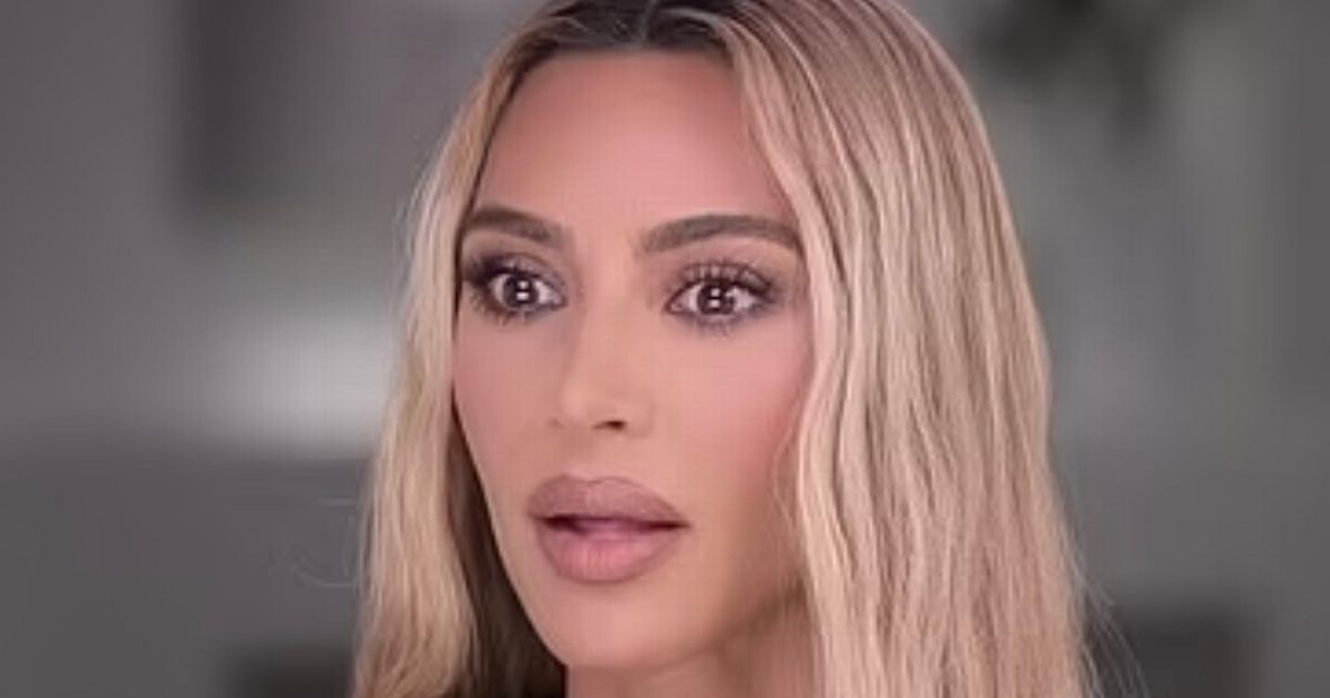 Kim Kardashians Botched Face Shocks Fans As They