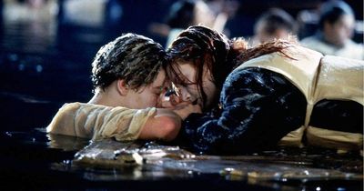 Titanic viewer left in fits of laughter after noticing how fake movie scene is
