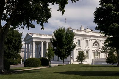 White powder at White House identified as cocaine, prompts probe