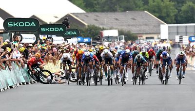 Mark Cavendish: Tour de France stage four sprint finish was 'carnage'