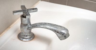 The clever 1p coin cleaning hack that removes rotten limescale from bath taps