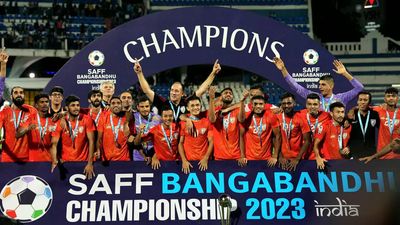 Cricket fraternity hails Indian football team for record-extending SAFF Championship win
