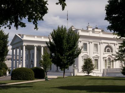 Suspicious powder found at the White House was cocaine, sources say
