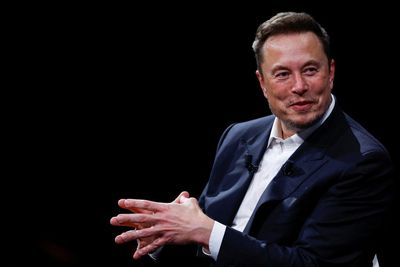 Telstra ‘pondered’ unpredictability of Elon Musk’s business decisions before signing Starlink deal