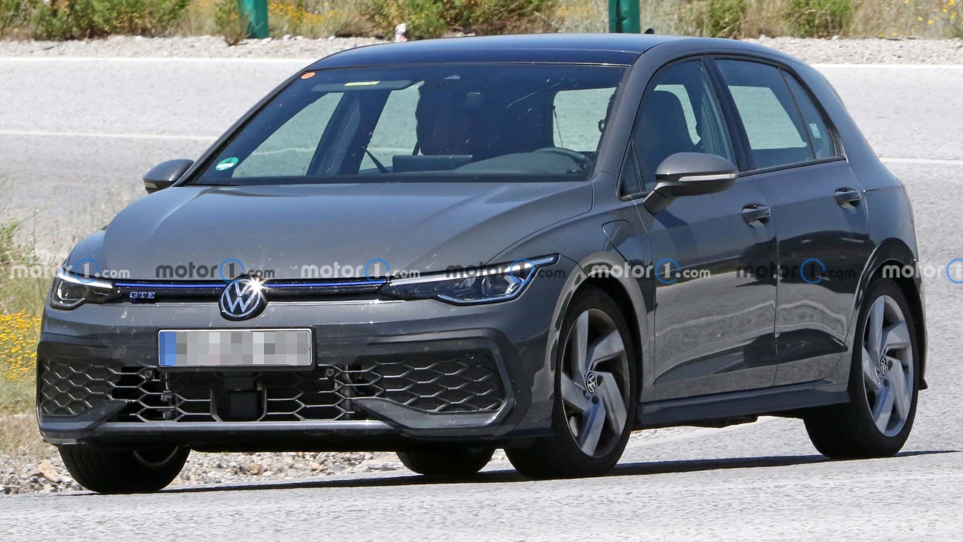 2024 VW Golf GTE Facelift Makes Spy Photo Debut, Can't…