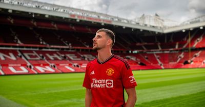 Mason Mount completes £60m Manchester United transfer from Chelsea