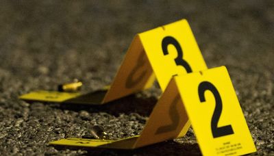 Man fatally shot while crossing street in Garfield Park