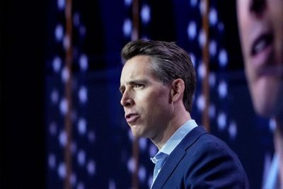 Hawley posts fake Patrick Henry quote