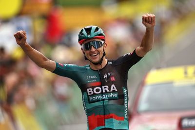 Tour de France: Jai Hindley wins stage 5 as Vingegaard drops Pogacar in Pyrenees
