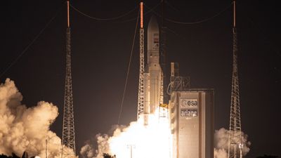 Farewell, Ariane 5! Europe's workhorse rocket launches 2 satellites on final mission (video)