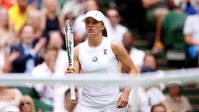 Wimbledon: Dimitrov, Swiatek hit cruise mode as climate protesters disrupt play