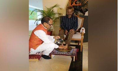 Madhya Pradesh: CM Shivraj Singh Chouhan washes feet of urination case victim