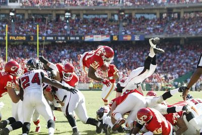 Throwback Thursday: Chiefs set NFL record with 8 rushing TDs vs. Falcons in 2004